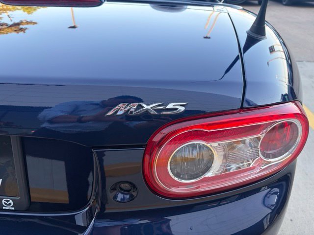 Used 2011 MAZDA MX-5 Miata Sport RWD image 5