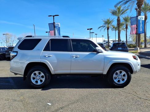 Used 2024 Toyota 4Runner SR5 Premium image 4