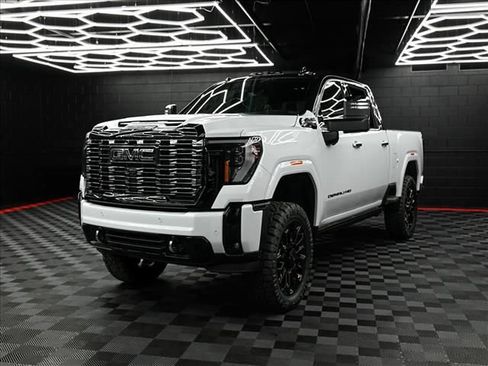 New 2026 GMC Sierra 2500 Denali Ultimate AWD/4WD image 16