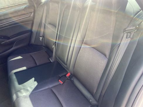 Used 2018 Honda Accord Sport image 3