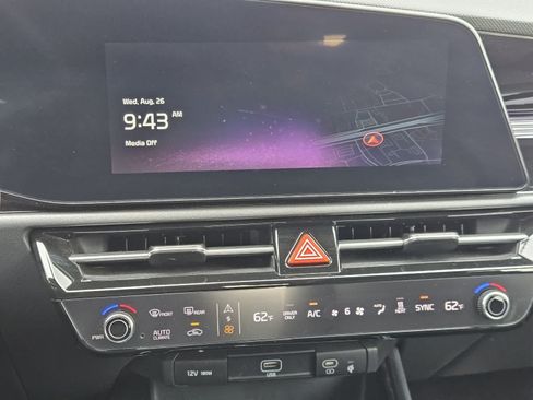 Used 2023 Kia Niro Wind w/ Wind Preserve Package FWD image 14