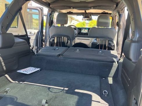 Used 2025 Jeep Wrangler Unlimited Sahara AWD/4WD image 17