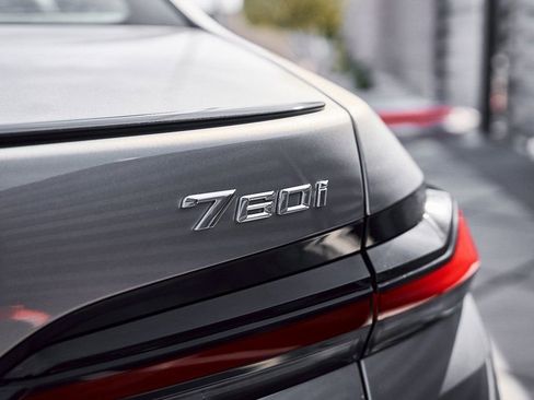 Used 2024 BMW 760i xDrive AWD/4WD image 10