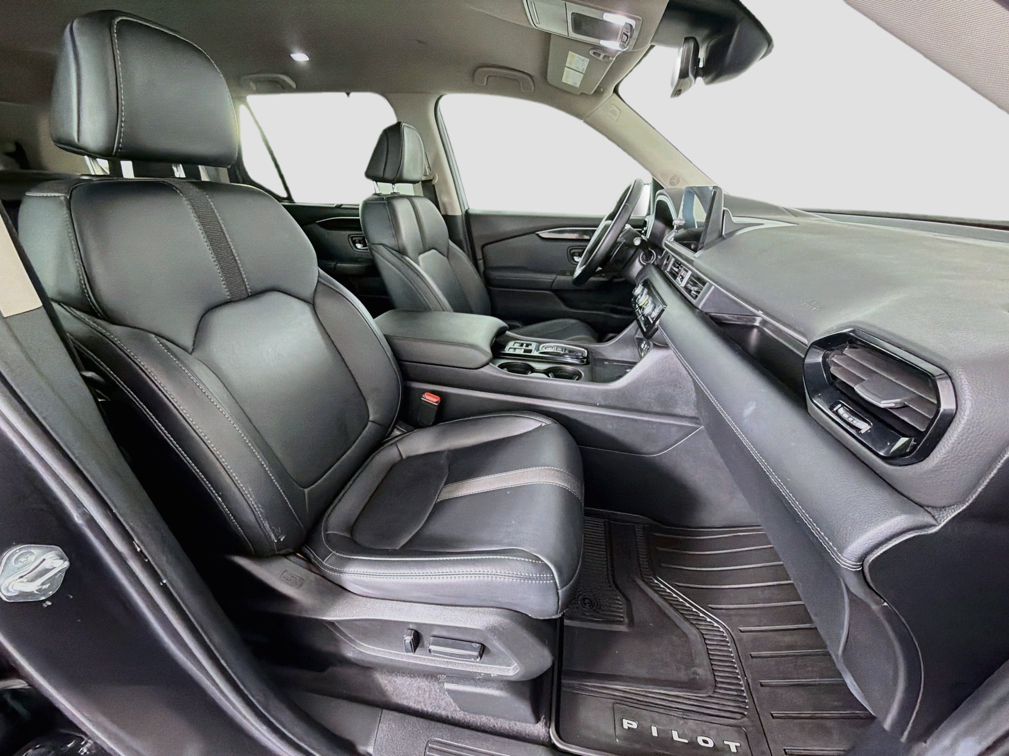 Used 2025 Honda Pilot EX-L image 32