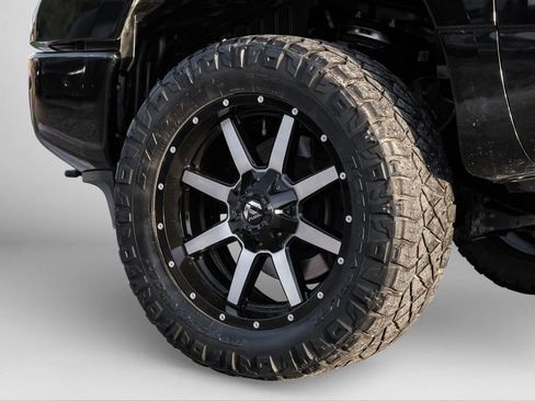 Used 2018 Nissan Titan SV w/ SV Convenience Package image 53