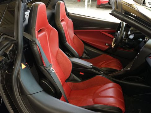 Used 2024 McLaren 750S Spider RWD image 13