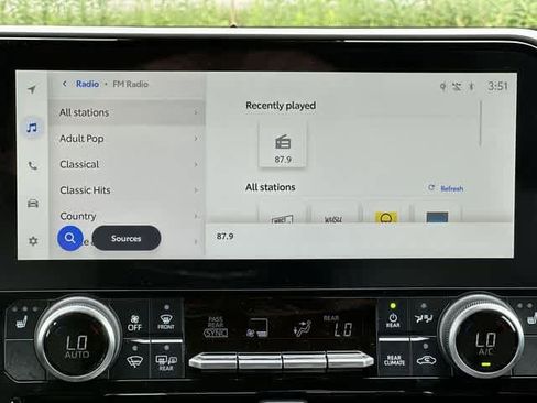 New 2024 Toyota Highlander XLE AWD/4WD image 12