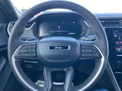 Used 2024 Jeep Grand Cherokee L Altitude image 28