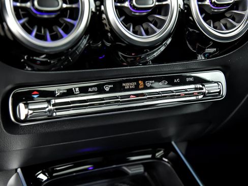 Certified 2025 Mercedes-Benz GLA 250 GLA 250 4MATIC image 23