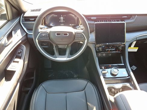 New 2025 Jeep Grand Cherokee Limited image 7