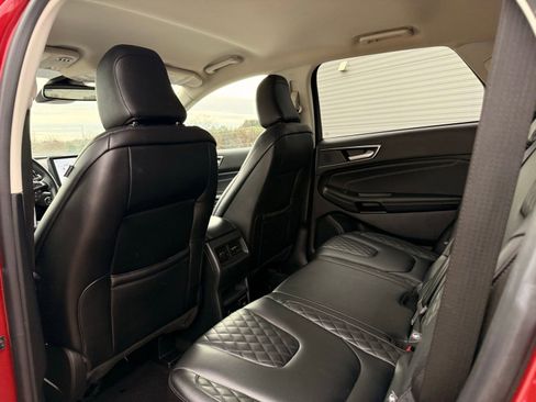 Used 2023 Ford Edge Titanium image 16