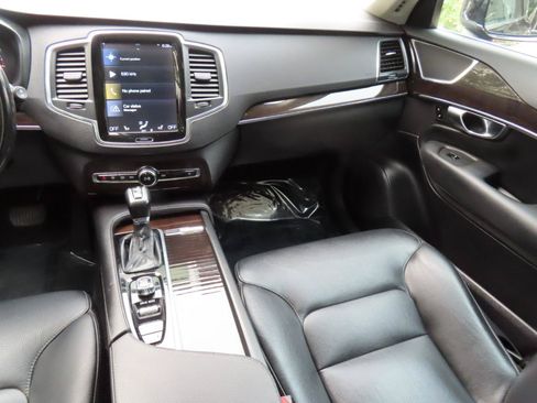 Used 2019 Volvo XC90 T6 Momentum w/ Advanced Package AWD/4WD image 12