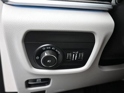 Used 2021 Jeep Grand Cherokee L Overland w/ MOPAR Finishing Package AWD/4WD image 33