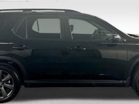 Used 2025 Honda Pilot Sport image 9