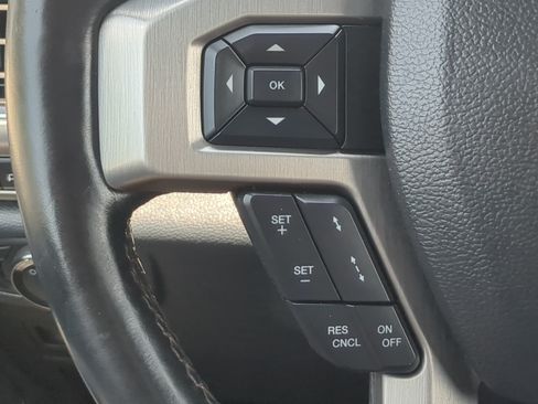 Certified 2022 Ford F250 Platinum w/ FX4 Off-Road Package AWD/4WD image 23
