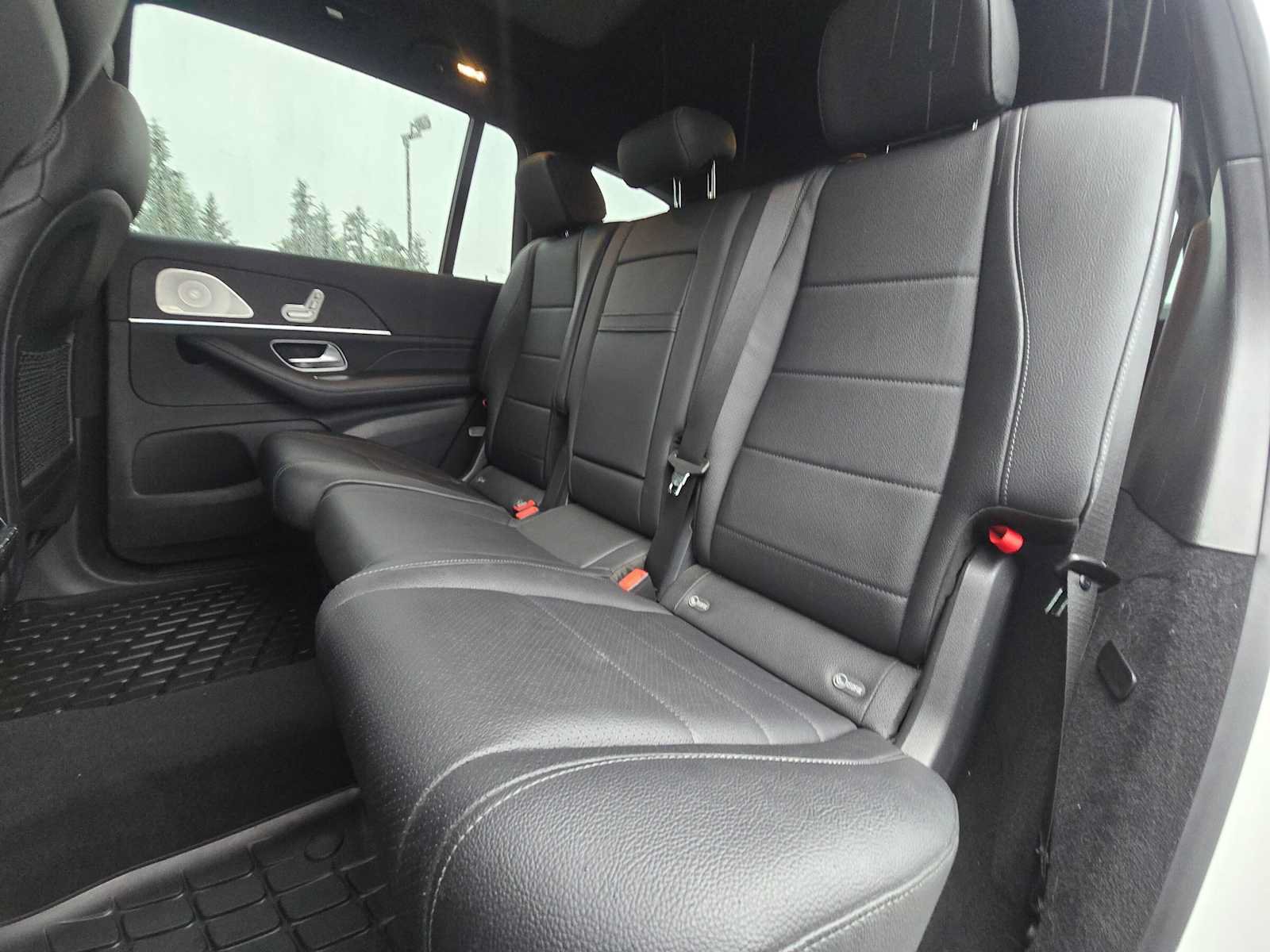 Used 2021 Mercedes-Benz GLS 450 4MATIC image 17