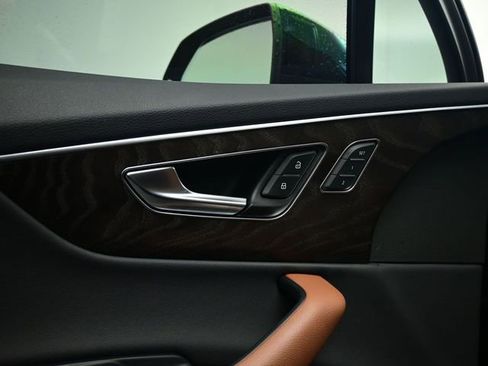 Used 2021 Audi Q7 3.0T Premium Plus image 22