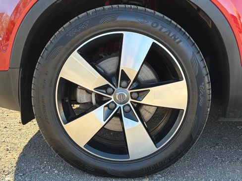 Used 2019 Volvo XC40 T5 Momentum image 26