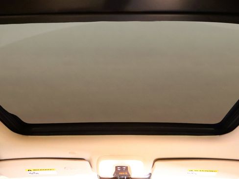 Used 2016 Volvo XC60 T6 Platinum w/ Climate Package image 37