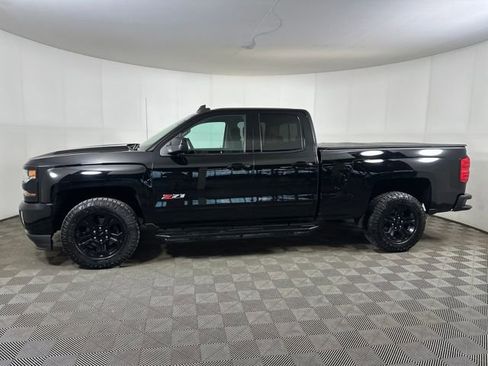 Used 2017 Chevrolet Silverado 1500 LT w/ Midnight Edition image 6