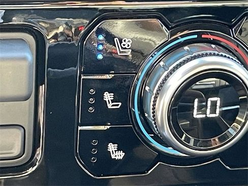 Used 2022 GMC Sierra 1500 SLT w/ SLT Premium Plus Package image 26