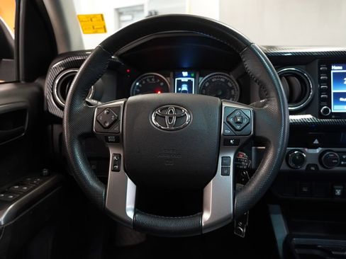 Used 2021 Toyota Tacoma SR5 AWD/4WD image 17