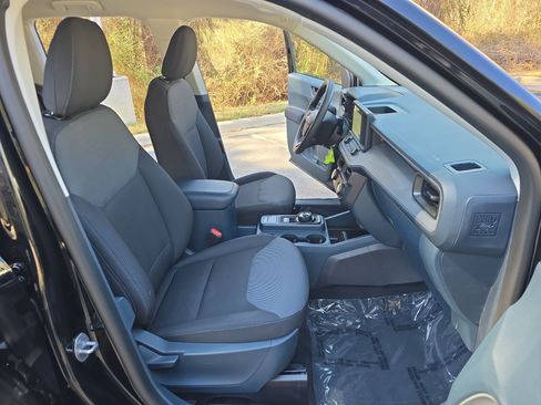 Used 2023 Ford Maverick XL image 10