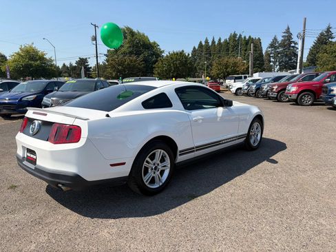 Used 2010 Ford Mustang Coupe RWD image 3