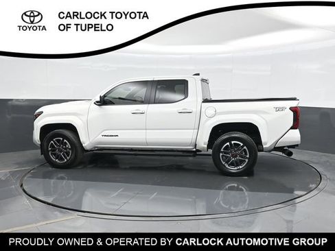 Used 2025 Toyota Tacoma TRD Sport image 9