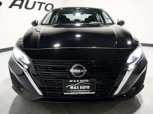 Used 2024 Nissan Altima 2.5 S image 2