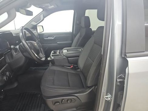 Used 2023 Chevrolet Silverado 1500 LT image 2