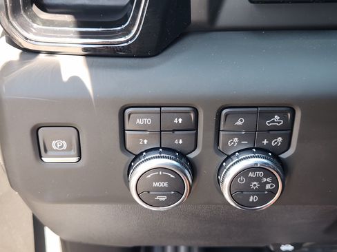 Used 2025 GMC Sierra 1500 AT4X AWD/4WD image 22