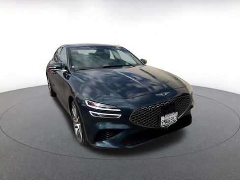 Used 2025 Genesis G70 2.5T image 3