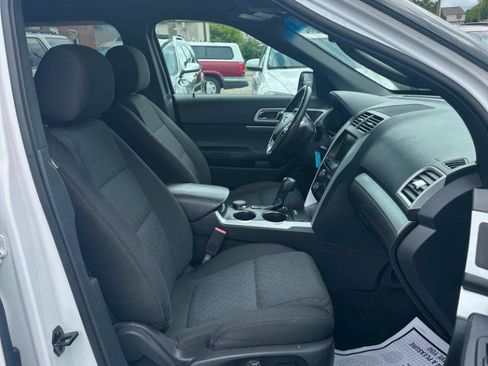 Used 2014 Ford Explorer XLT w/ Equipment Group 201A AWD/4WD image 21