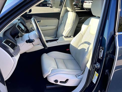 Used 2021 Volvo XC90 T8 Inscription w/ Lounge Package image 8