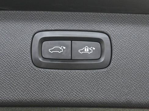 Used 2019 Volvo XC90 T6 Momentum w/ Protection Package Premier image 47