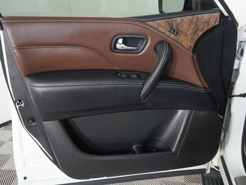 Used 2023 INFINITI QX80 Premium Select w/ Cargo Package image 16