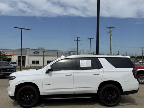 Used 2022 Chevrolet Tahoe LT w/ Luxury Package image 3