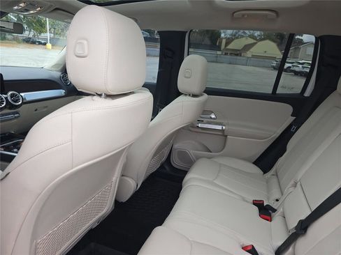 Used 2022 Mercedes-Benz GLB 250 image 9