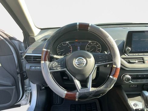 Used 2022 Nissan Altima 2.5 SR image 13