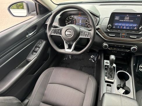 Used 2024 Nissan Altima 2.5 SV AWD/4WD image 20