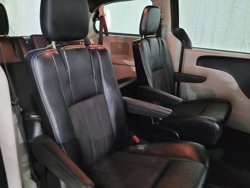 Used 2019 Dodge Grand Caravan SXT image 47