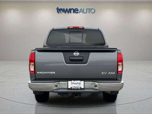 Used 2018 Nissan Frontier SV image 4