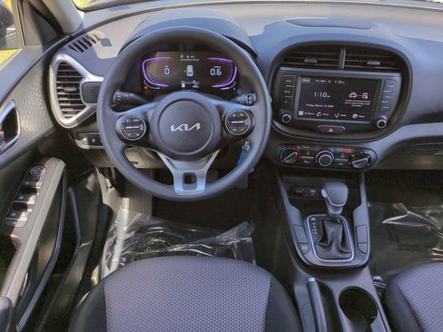 Certified 2025 Kia Soul LX image 16
