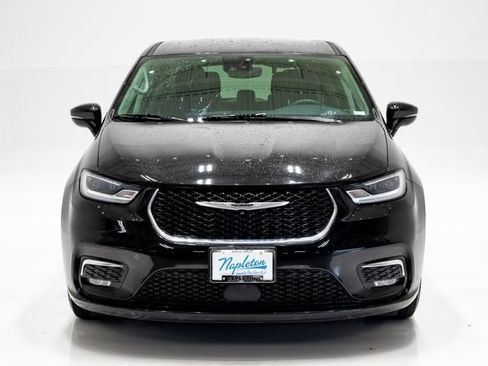 Used 2024 Chrysler Pacifica Limited FWD image 4