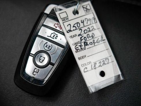 Used 2022 Ford Explorer XLT w/ Equipment Group 202A AWD/4WD image 7