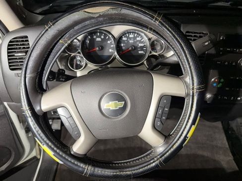Used 2014 Chevrolet Silverado 2500 LT w/ Interior Plus Package AWD/4WD image 11