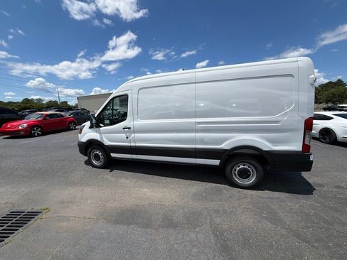 New 2026 Ford Transit 250 148 Medium Roof w/ Load Area Protection Package RWD image 17