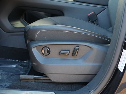 Used 2025 Volkswagen Atlas SE image 15