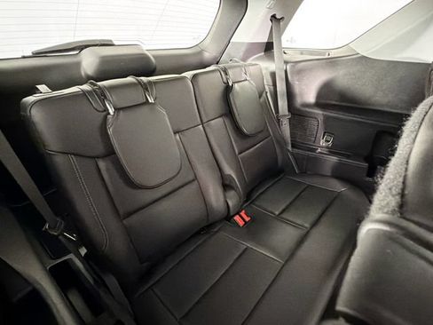 Used 2022 Ford Explorer XLT AWD/4WD image 27